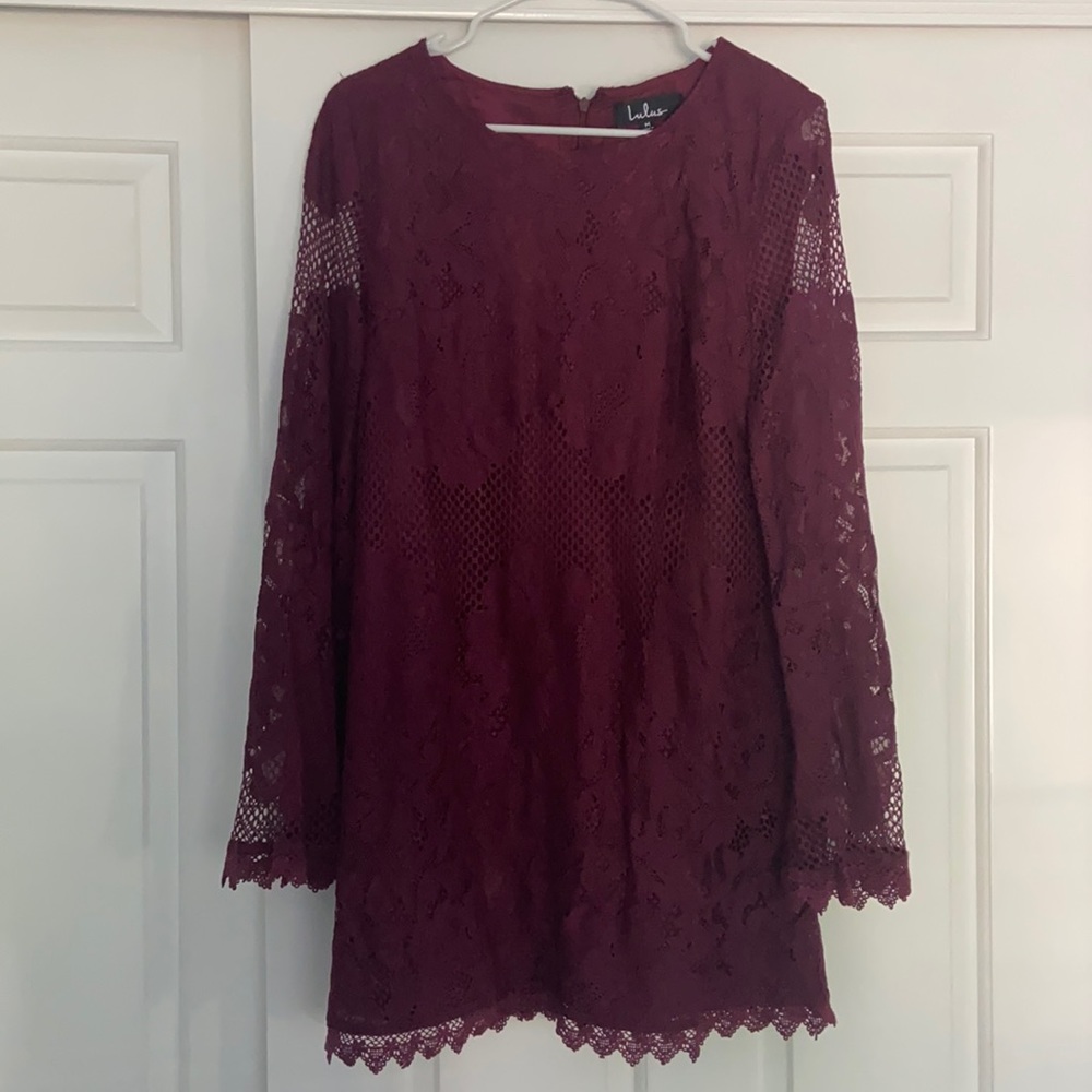 Lulus lace dress never worn